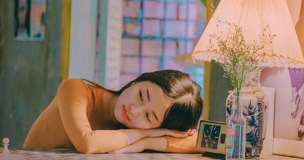 লকডাউনে প্রাপ্তবয়স্কদের তুলনায় তরুণরা নিঃসঙ্গতায় ভুগছে বেশি