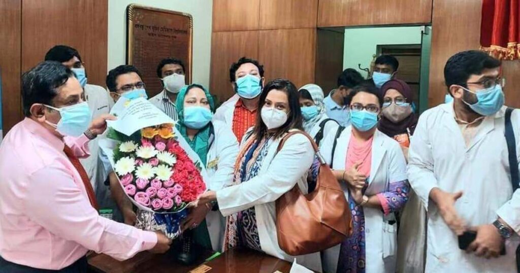 ভিসি অধ্যাপক শারফুদ্দিন আহমেদ এর জন্মদিনে বিএসএমএমইউ এর মনোরোগবিদ্যা বিভাগের শুভেচ্ছা