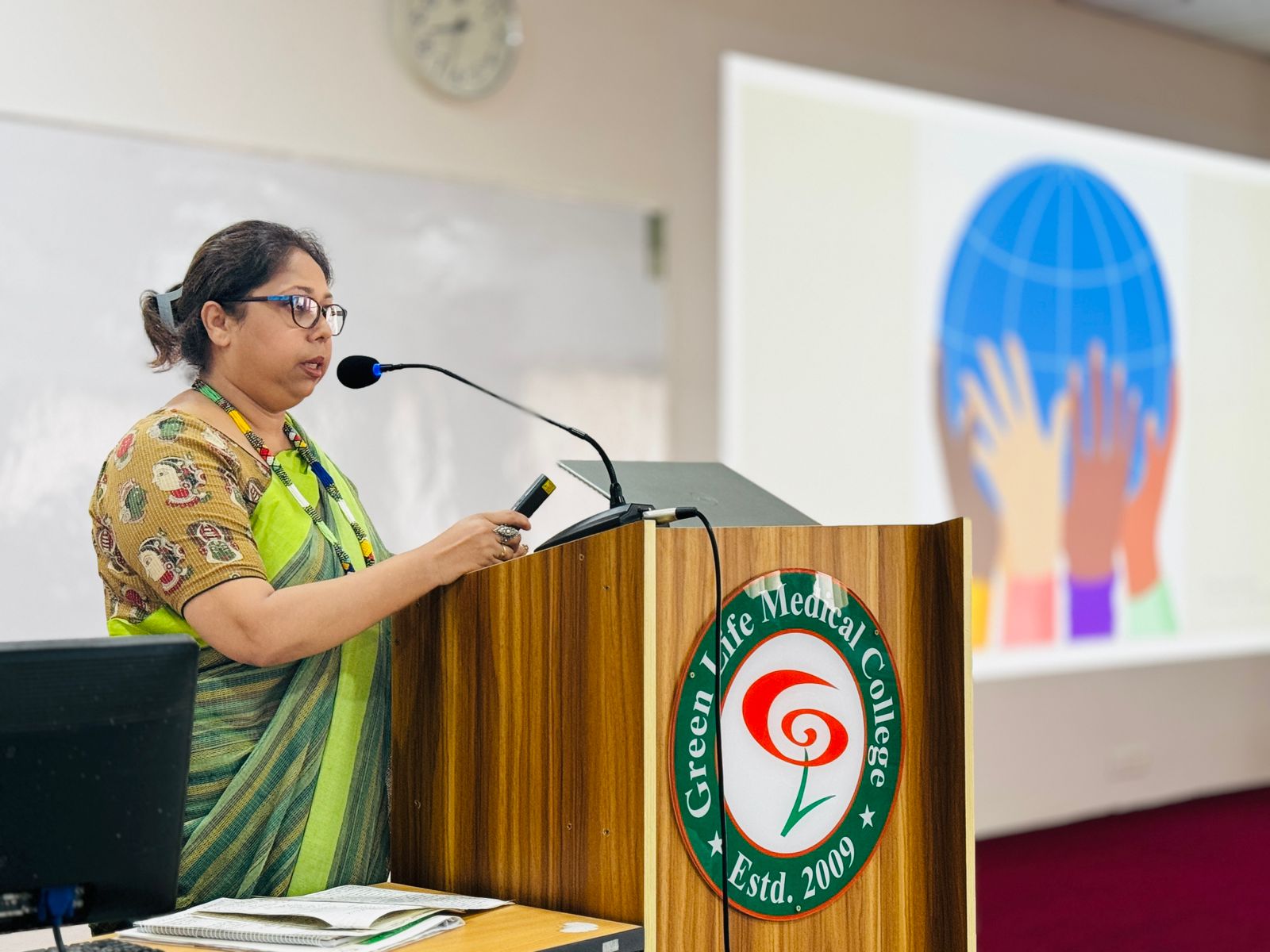 গ্রীন লাইফ মেডিকেল কলেজে বিশ্ব মানসিক স্বাস্থ্য দিবস ২০২৪ উপলক্ষে বিশেষ আলোচনা সভা অনুষ্ঠিত